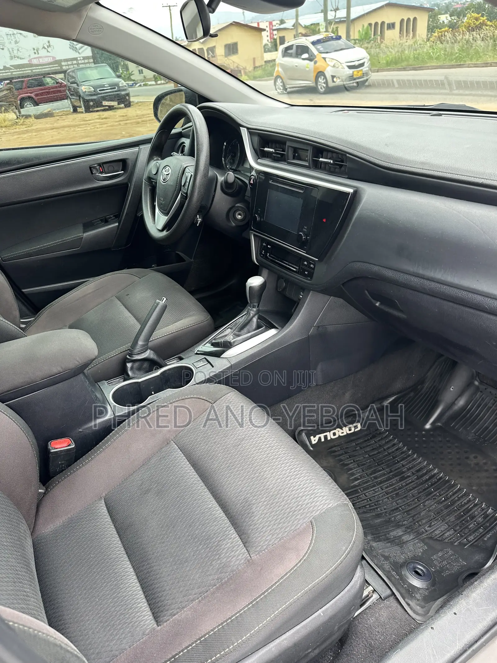 Toyota Corolla LE Eco (1.8L 4cyl 2A) 2018 Gray