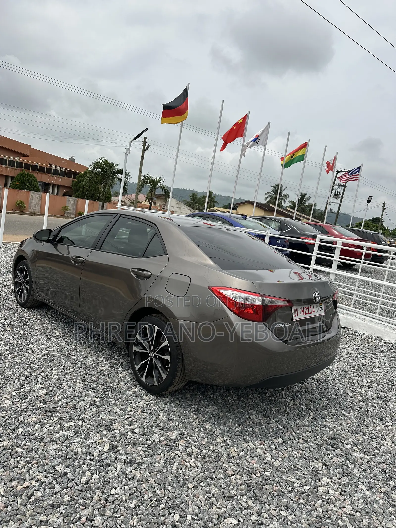Toyota Corolla LE Eco (1.8L 4cyl 2A) 2018 Gray