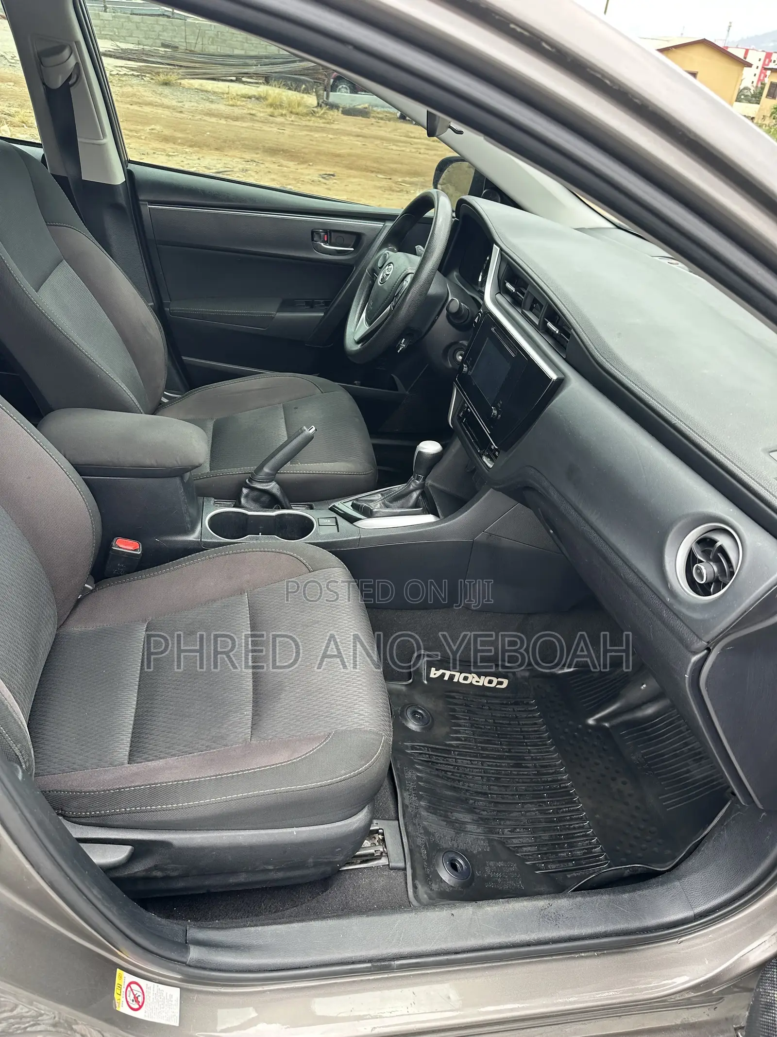 Toyota Corolla LE Eco (1.8L 4cyl 2A) 2018 Gray