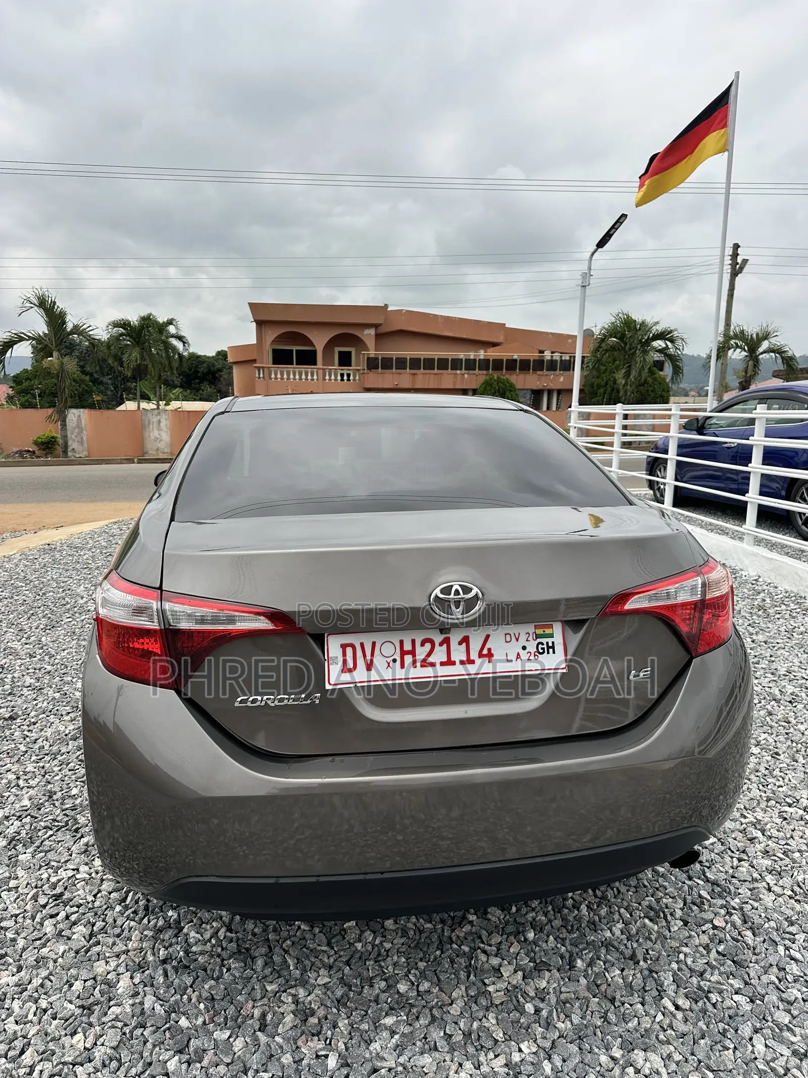 Toyota Corolla LE Eco (1.8L 4cyl 2A) 2018 Gray