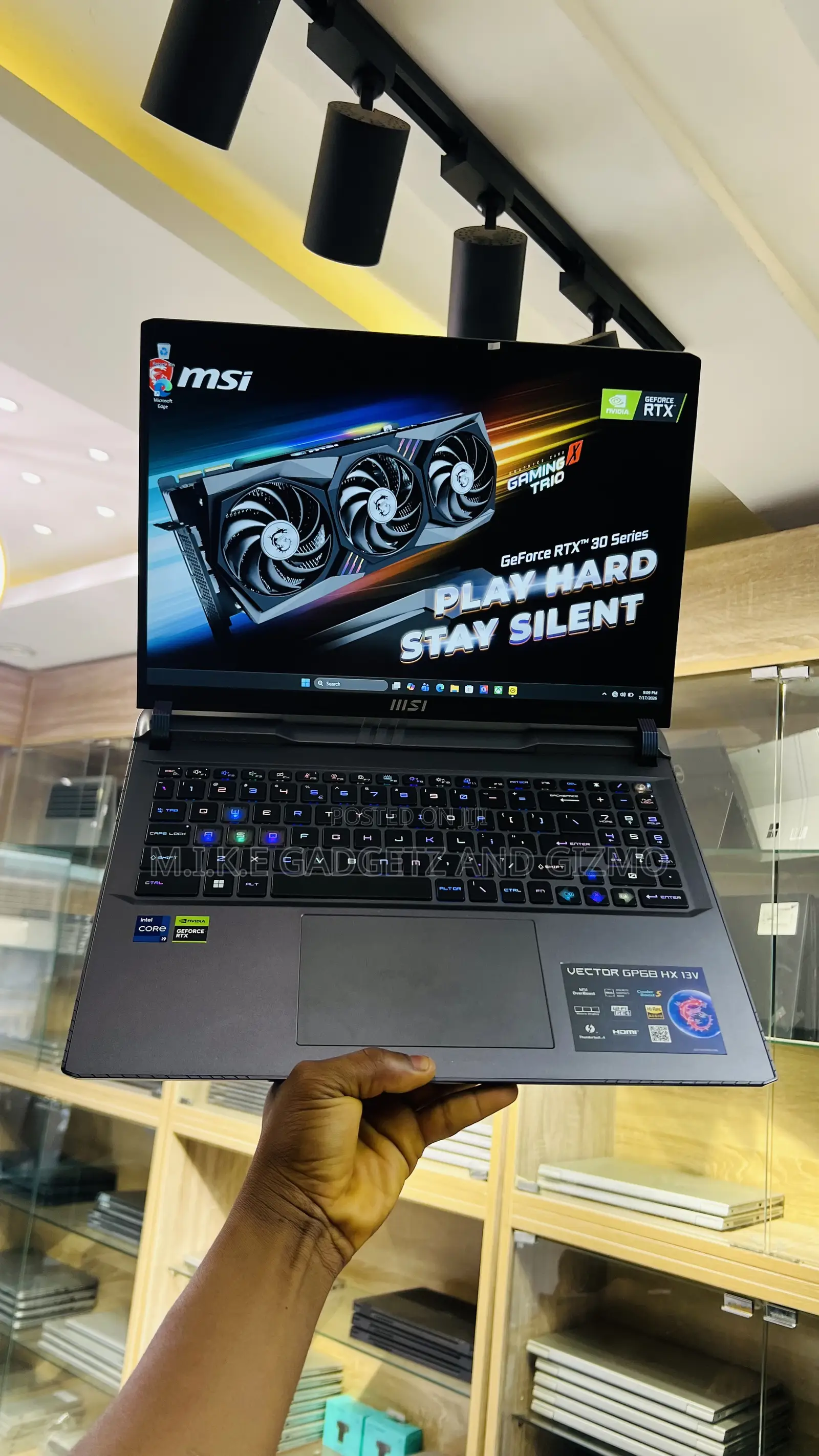 Laptop MSI Vector GP68 HX 13V 16GB Intel Core i9 SSD 1T