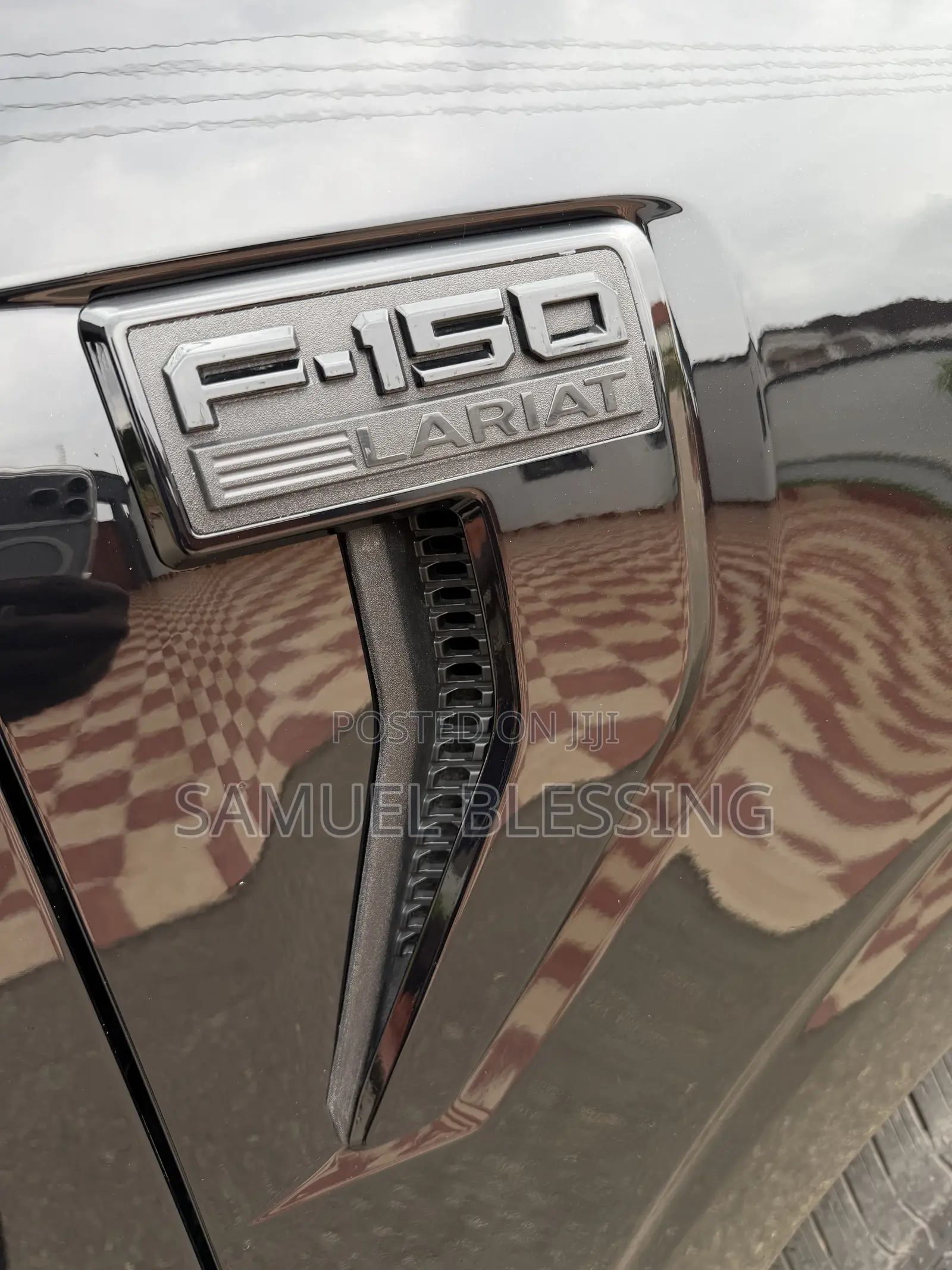 Ford F-150 LARIAT 4WD SuperCrew 5.5' Box 2025 Black