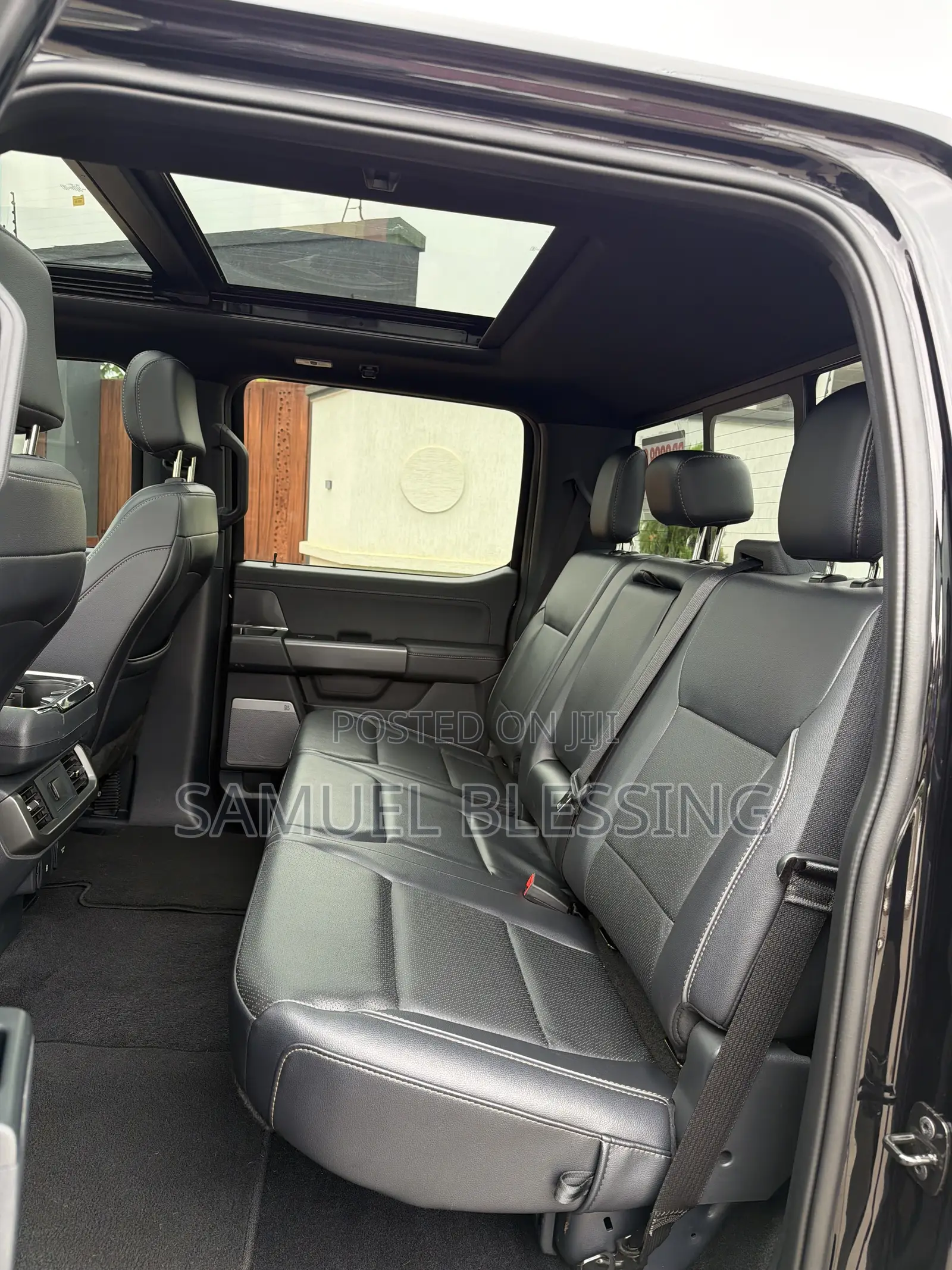 Ford F-150 LARIAT 4WD SuperCrew 5.5' Box 2025 Black