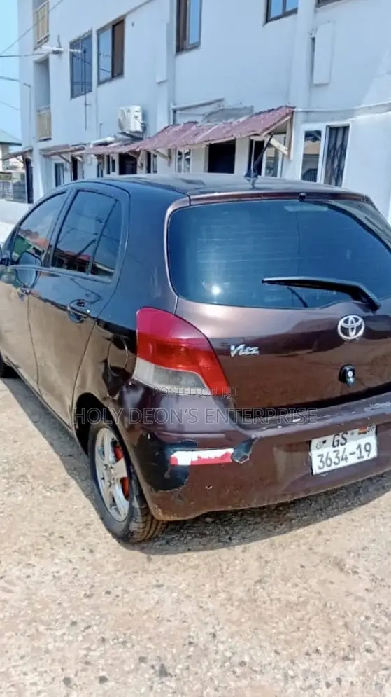 Toyota Vitz 1.0 FWD 5dr 2010 Burgundy