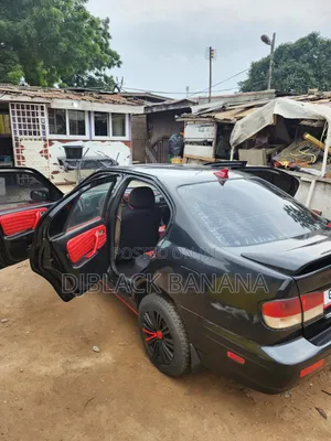 Nissan GT-R 2000 Black