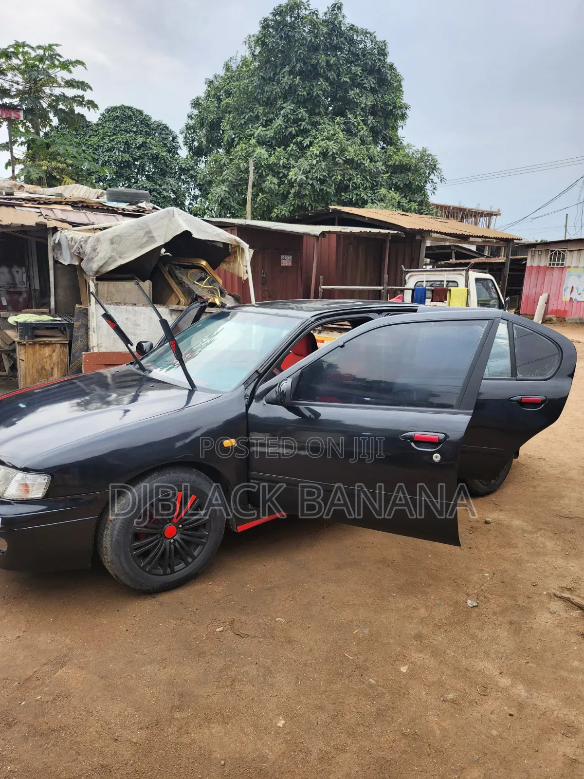 Nissan GT-R 2000 Black