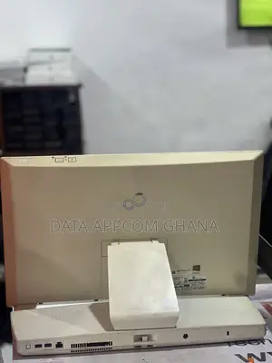 Desktop Computer Fujitsu 8GB Intel Core i7 HDD 500GB