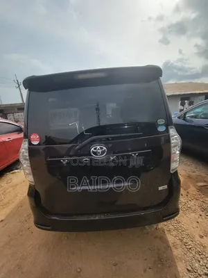 Toyota Voxy 2010 Black