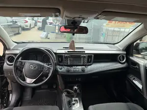 Toyota RAV4 XLE 4dr SUV (2.5L 4cyl 6A) 2018 Black