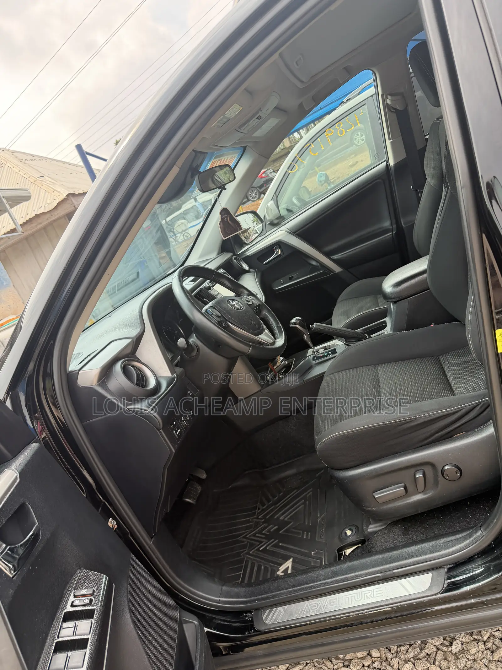 Toyota RAV4 XLE 4dr SUV (2.5L 4cyl 6A) 2018 Black