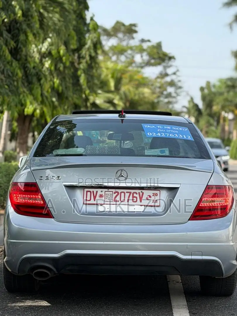 Mercedes-Benz C250 2014 Blue