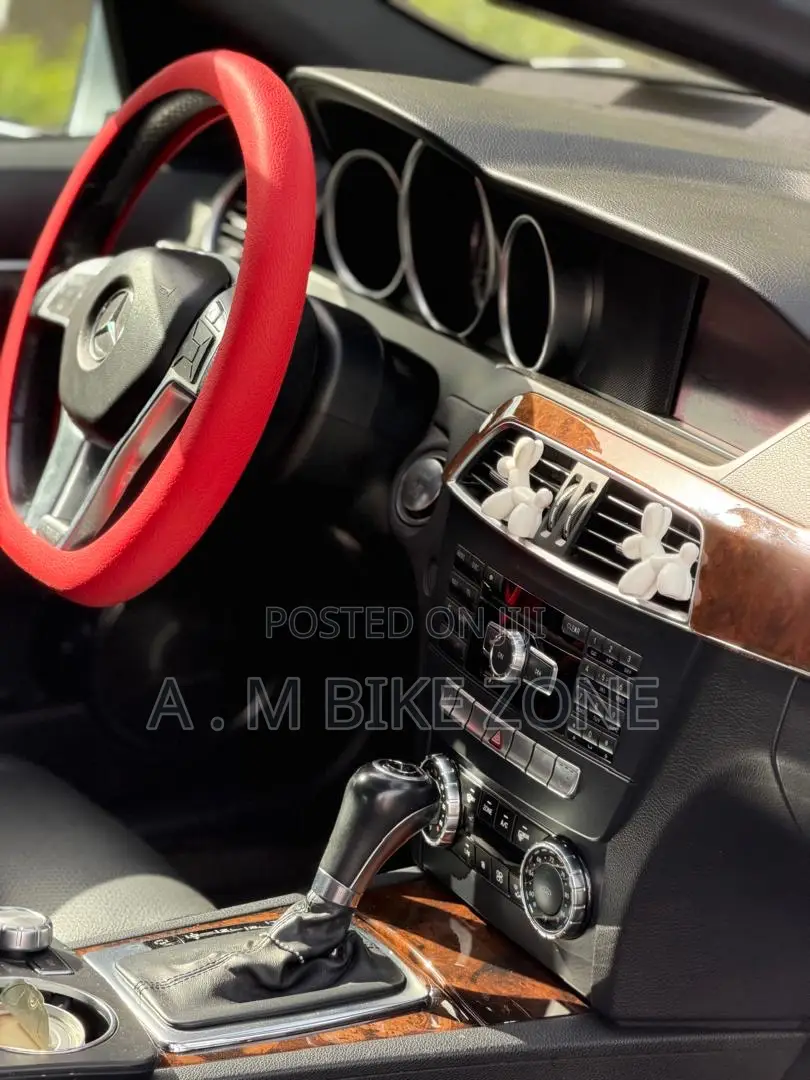 Mercedes-Benz C250 2014 Blue