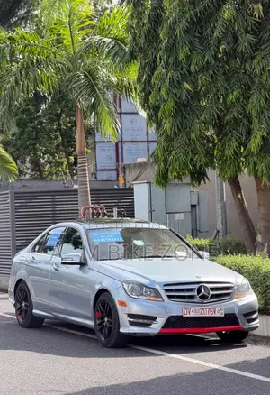 Mercedes-Benz C250 2014 Blue
