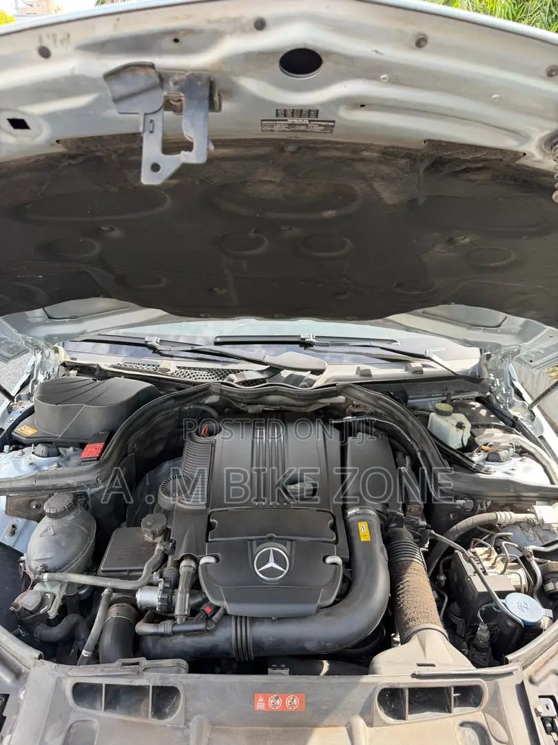Mercedes-Benz C250 2014 Blue