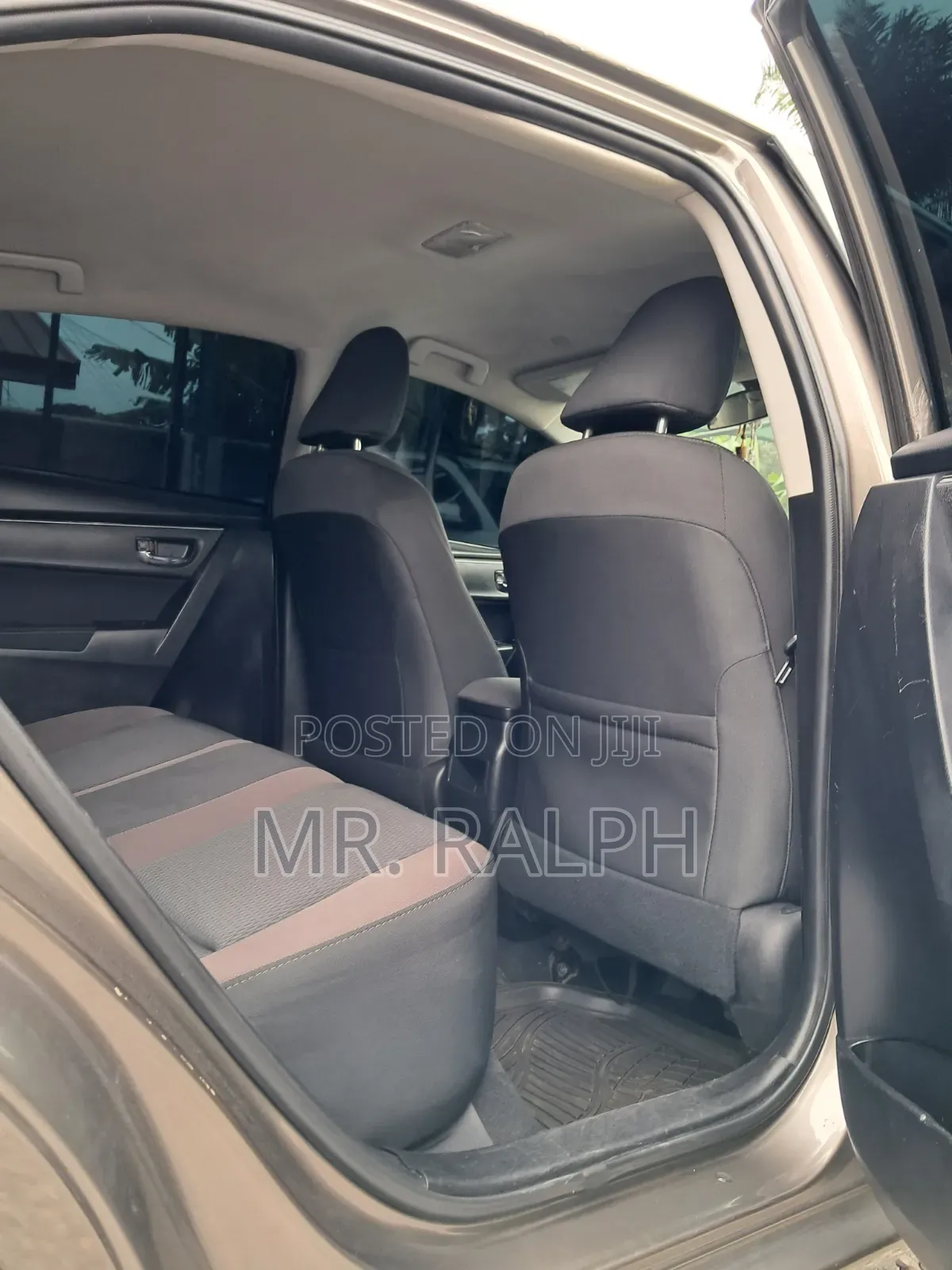 Toyota Corolla LE Eco (1.8L 4cyl 2A) 2019 Matt Black