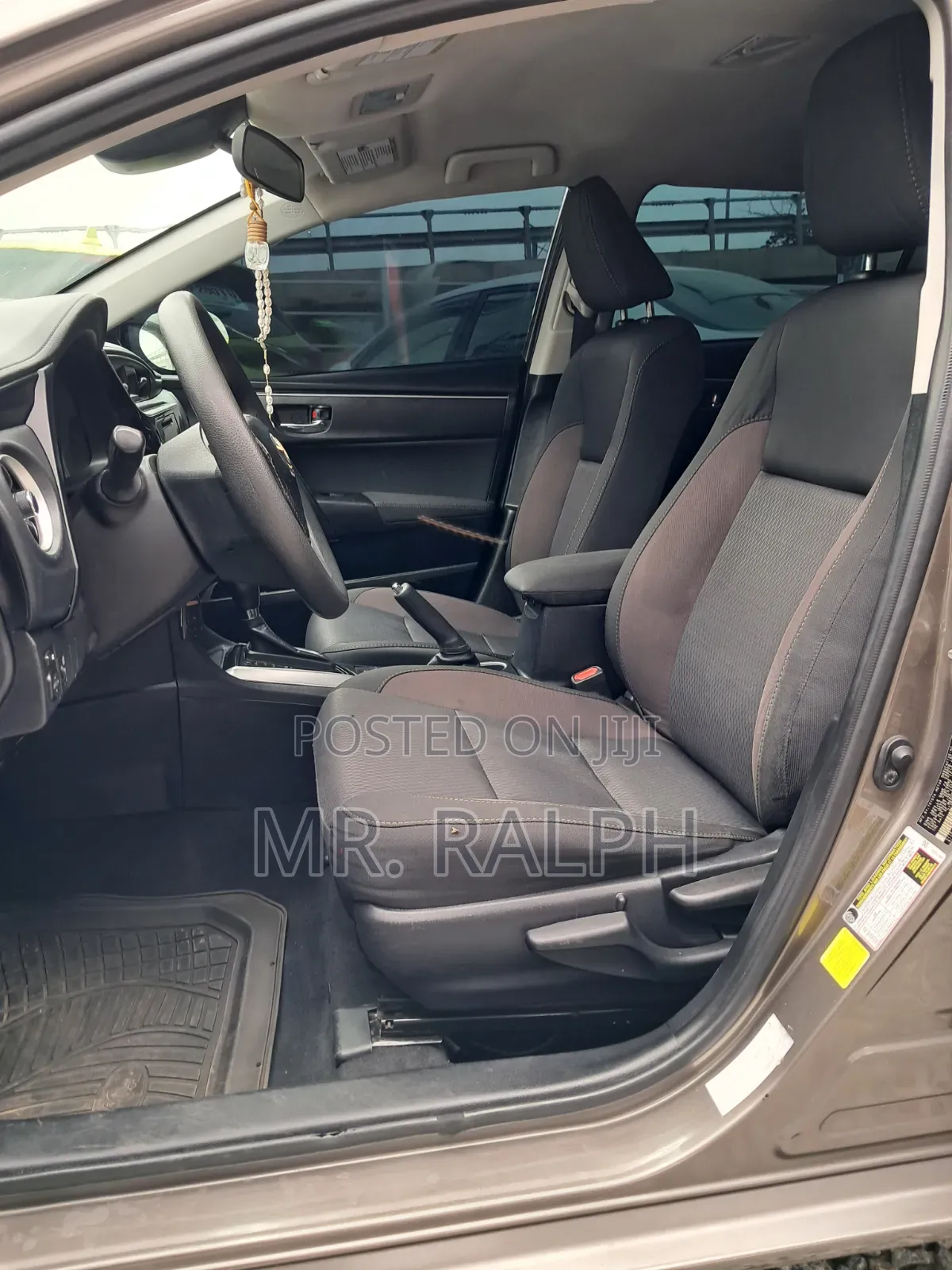 Toyota Corolla LE Eco (1.8L 4cyl 2A) 2019 Matt Black