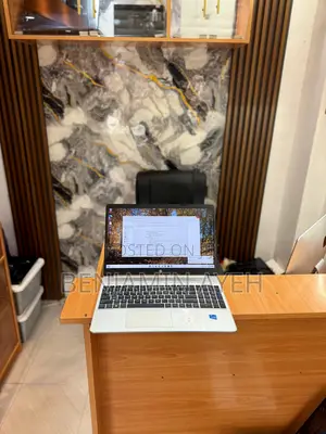 Laptop HP 15-dy2075tg 8GB Intel Core i5 SSD 256GB
