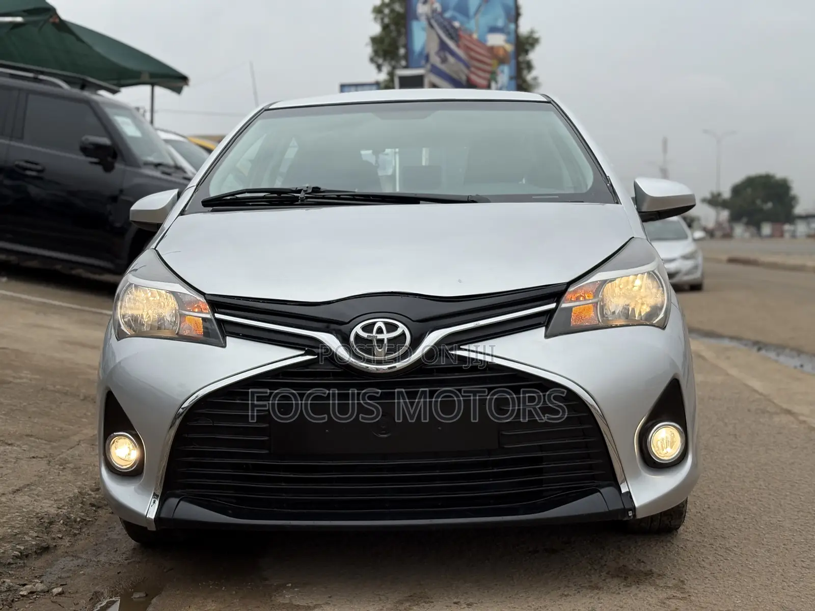 Toyota Yaris LE Hatchback 5dr 2016 Silver