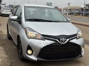 Toyota Yaris LE Hatchback 5dr 2016 Silver