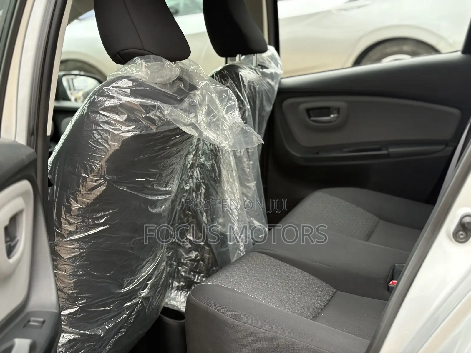 Toyota Yaris LE Hatchback 5dr 2016 Silver