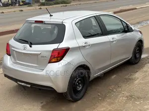 Toyota Yaris LE Hatchback 5dr 2016 Silver
