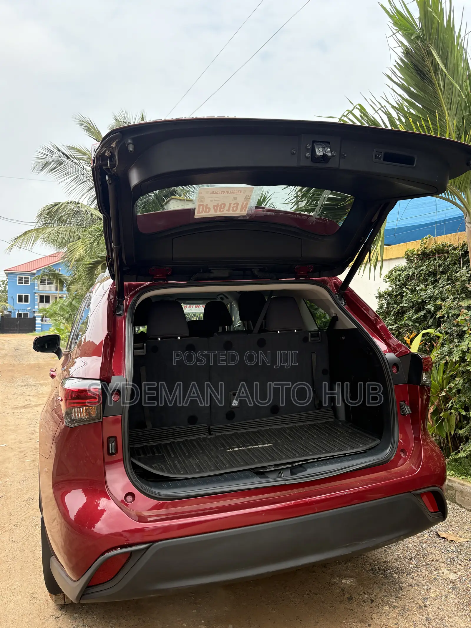Toyota Highlander LE 2022 Red