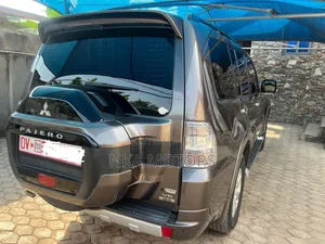 Mitsubishi Pajero 2016
