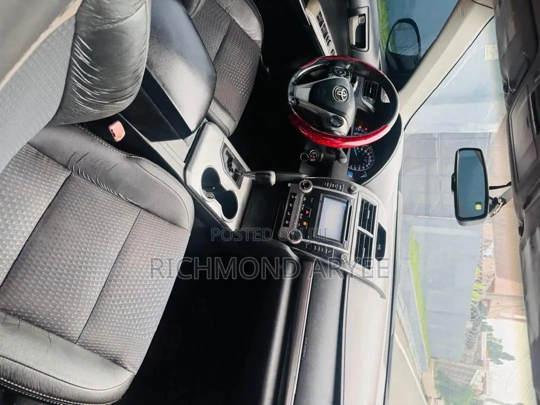 Toyota Camry SE 4dr Sedan (2.5L 4cyl 6A) 2014 Black
