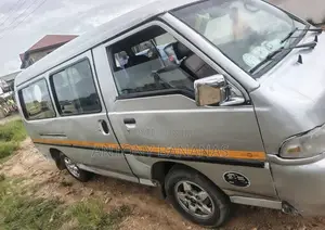 Hyundai H-100 2004 Silver