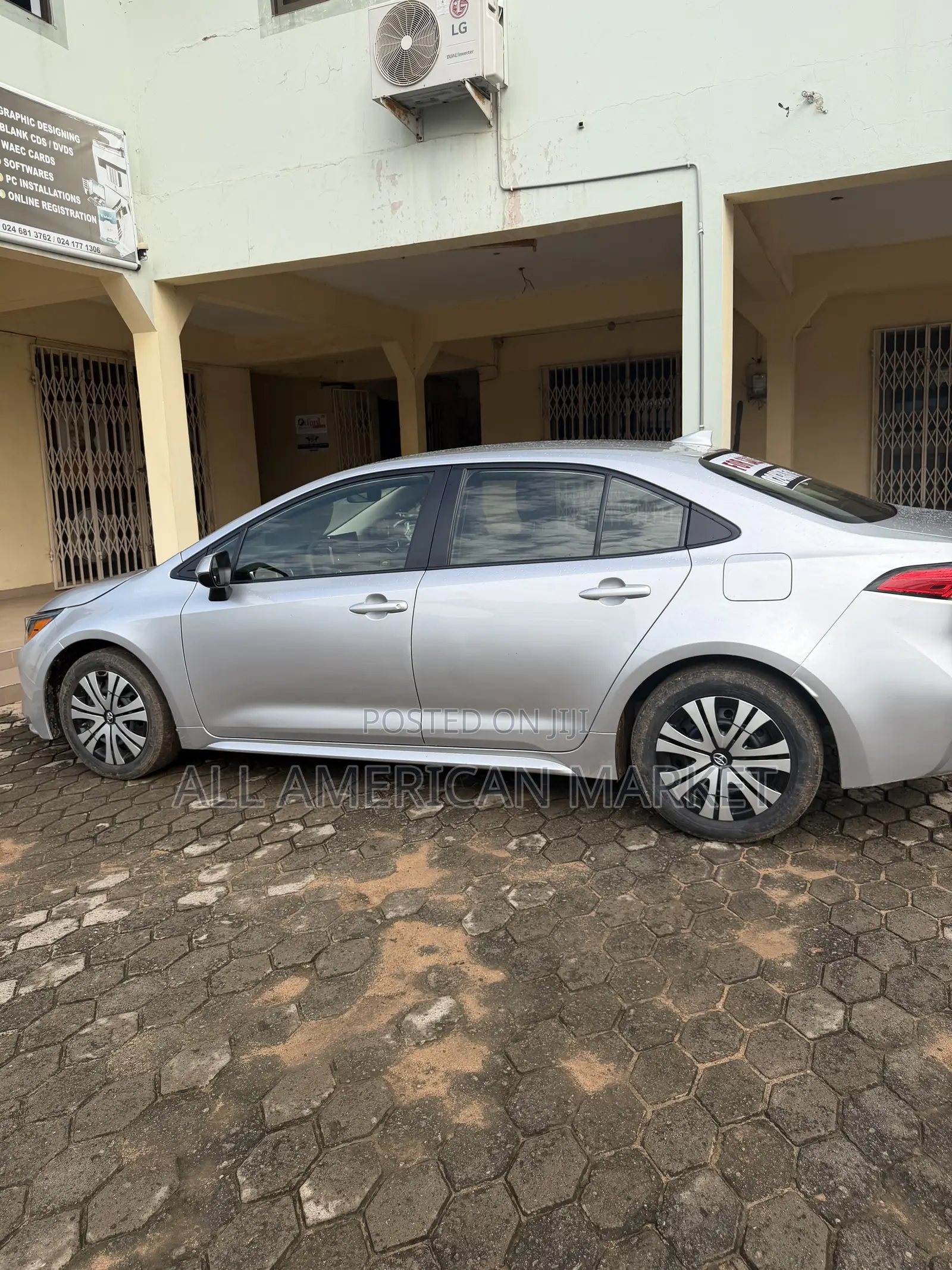 Toyota Corolla LE 2020 Silver