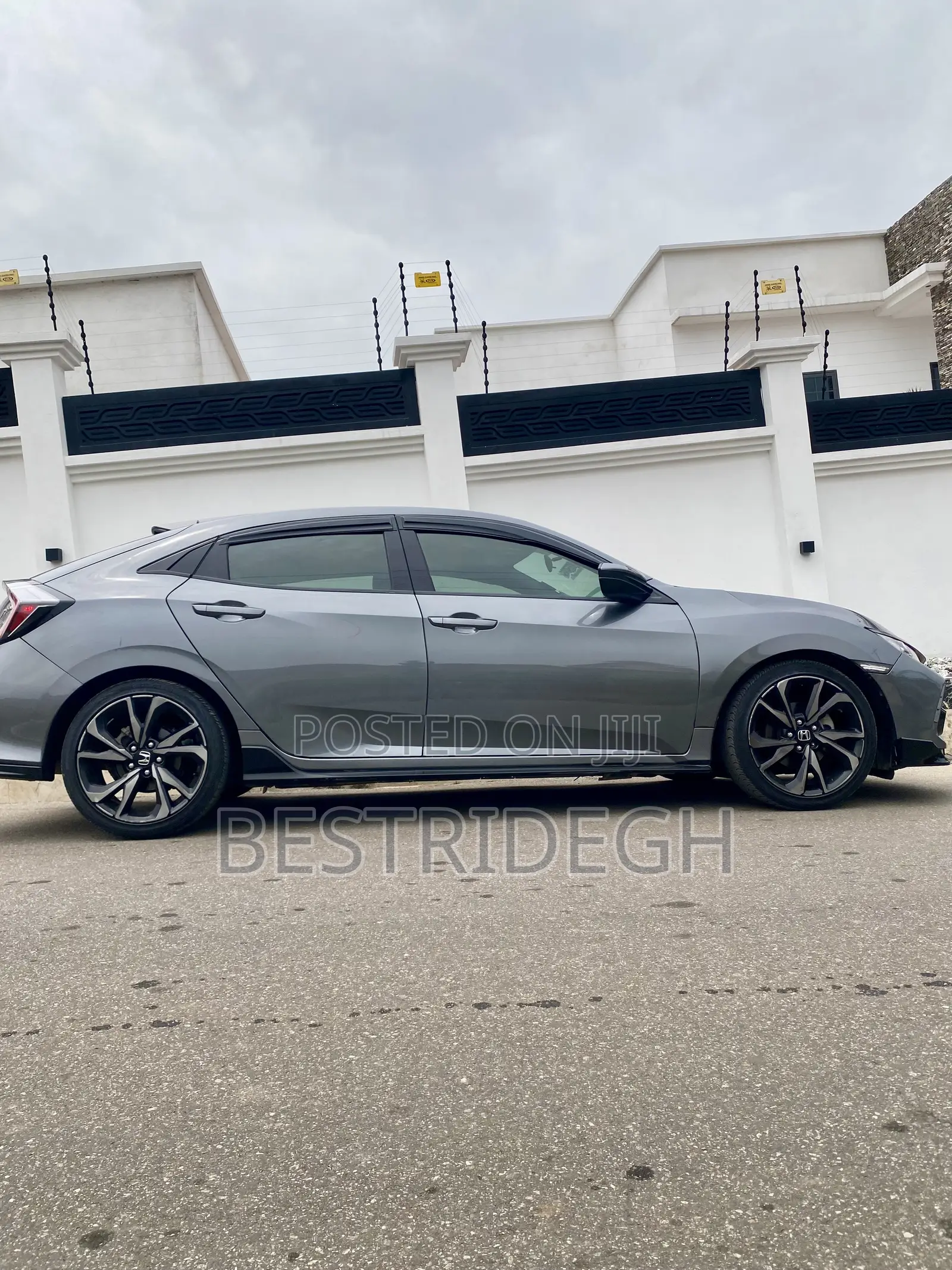 Honda Civic Sport 4dr Hatchback (1.5L 4cyl) 2017 Gray