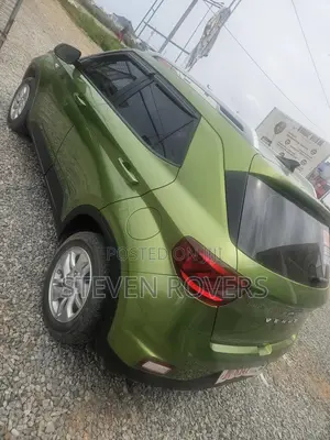 Hyundai Venue 2020 Green