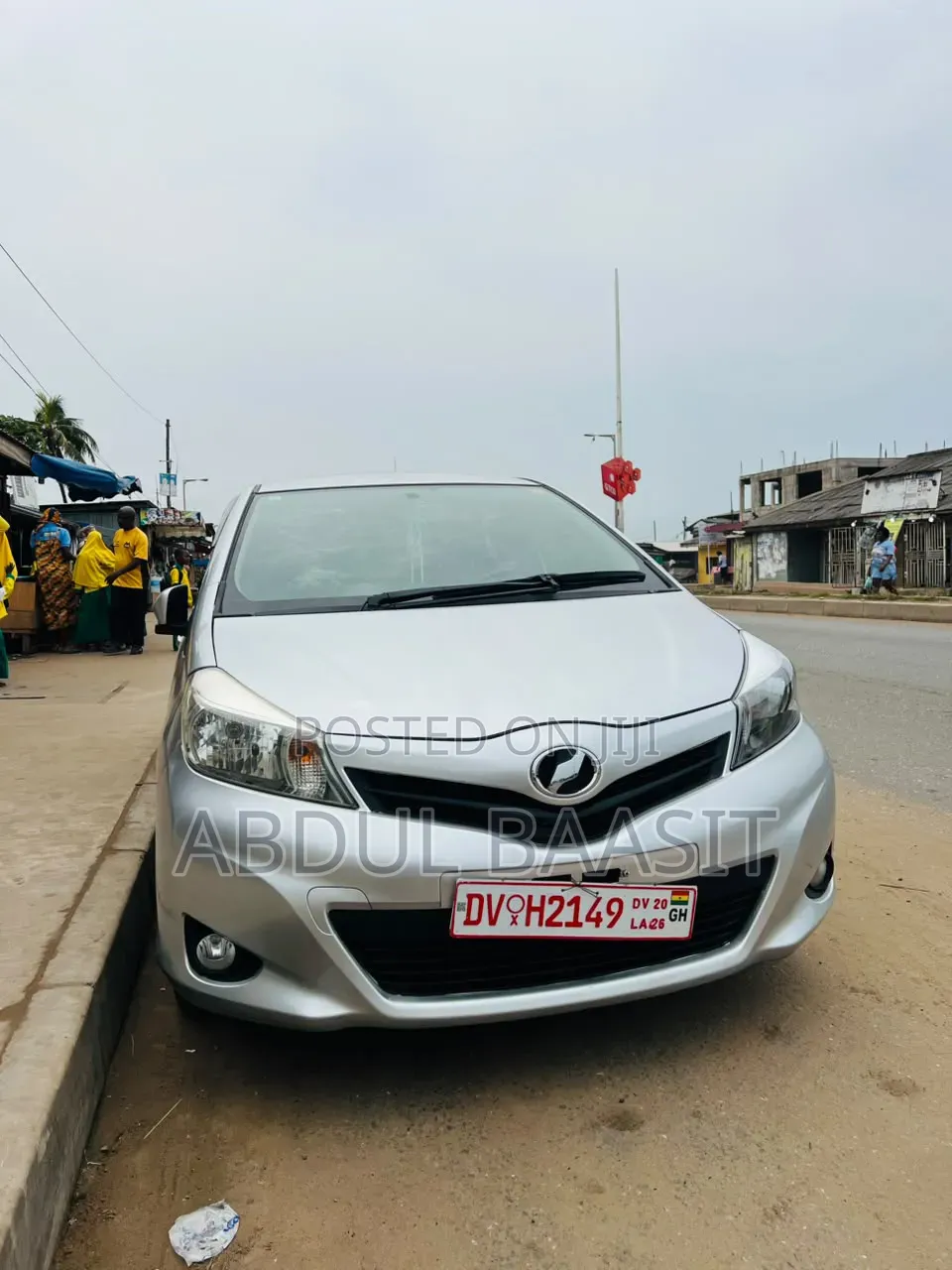 Toyota Vitz 1.3 FWD 5dr 2013 Silver