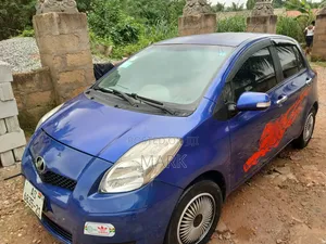 Toyota Vitz 2010 Gray