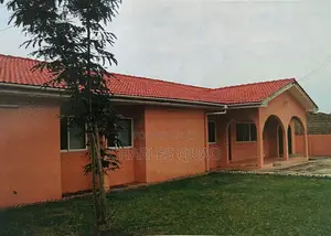 3bdrm House in Low Cost, Effutu Municipal for sale