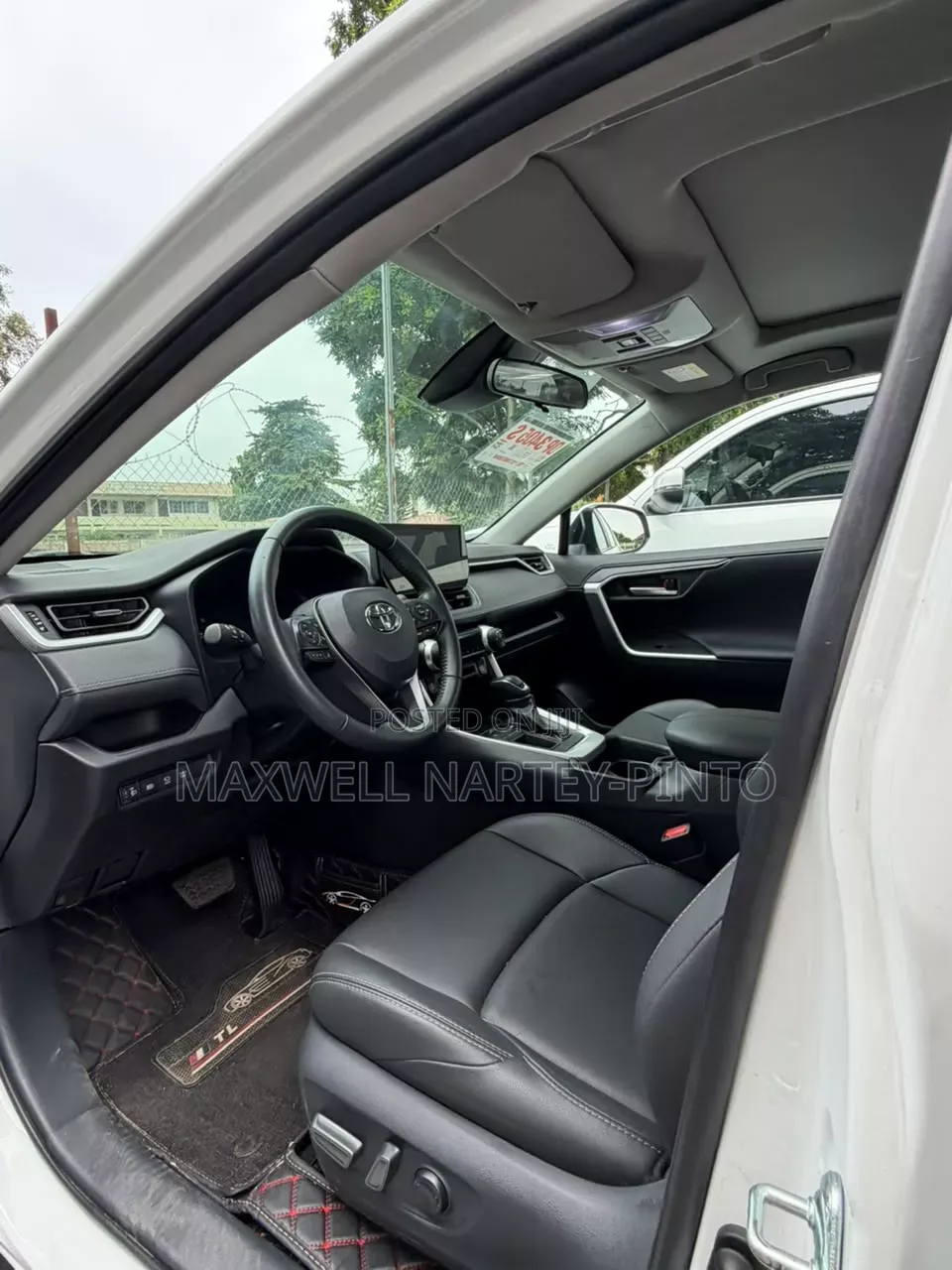 Toyota Venza 2024 White