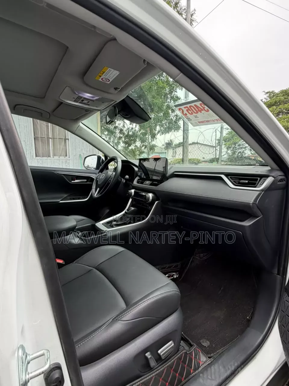 Toyota Venza 2024 White