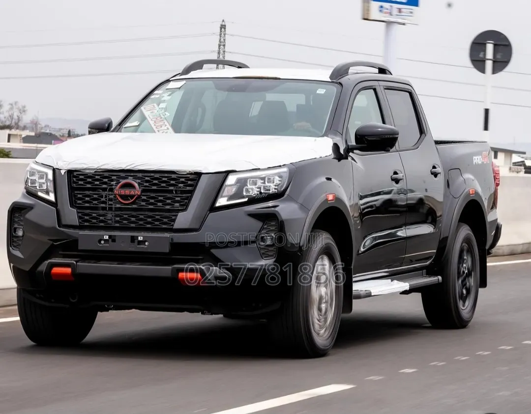 New Nissan Navara 2025 Black