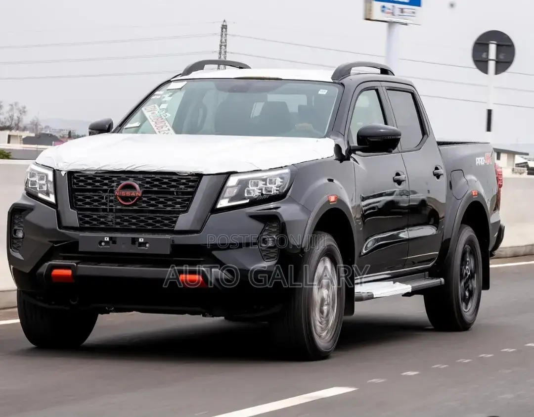 New Nissan Navara 2025 Black