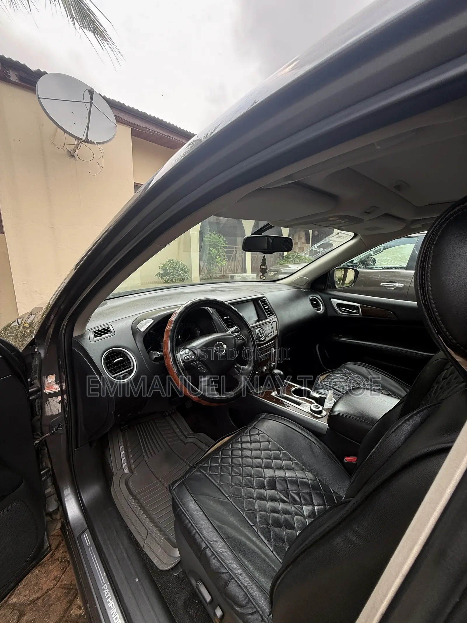 Nissan Pathfinder SV 4dr 4x4 (3.5L 6cyl) 2017 Gray