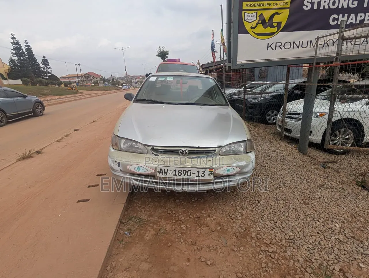 Toyota Corolla 1999 Silver