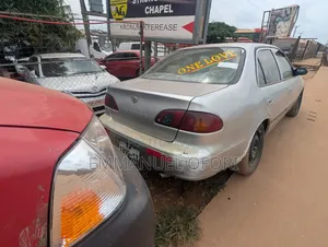 Toyota Corolla 1999 Silver