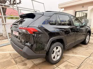 Toyota RAV4 XLE AWD 2019 Black
