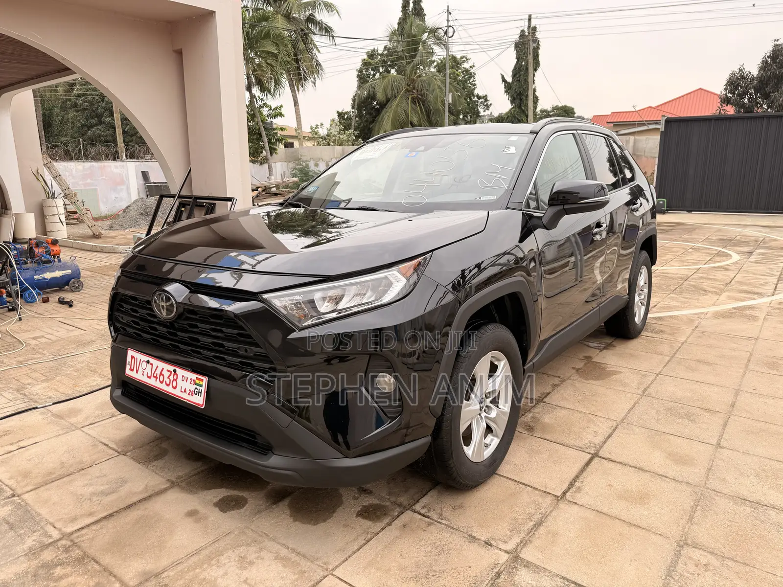 Toyota RAV4 XLE AWD 2019 Black