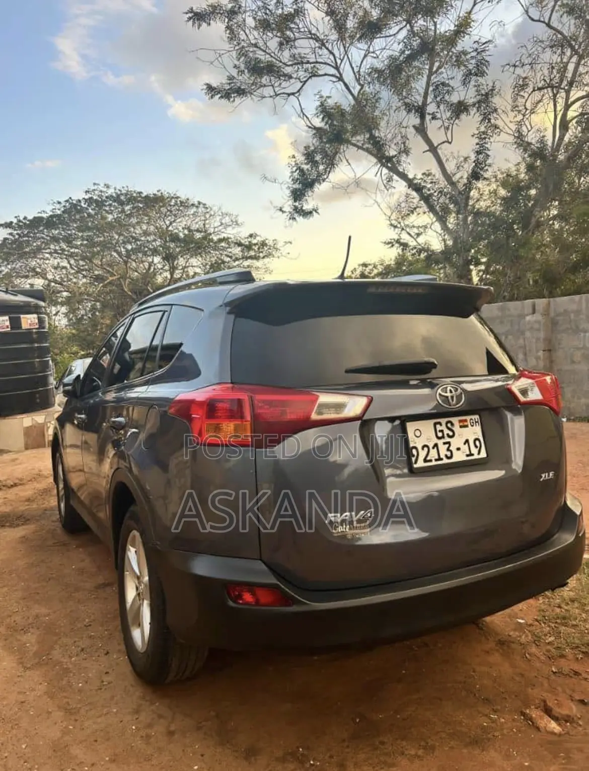 Toyota RAV4 XLE 4dr SUV (2.5L 4cyl 6A) 2014 Gray