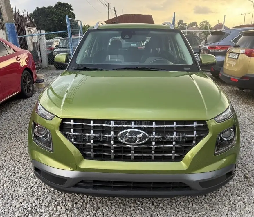 Hyundai Venue 2021 Green