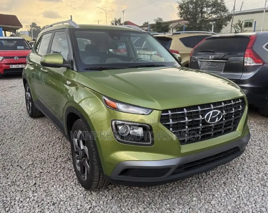 Hyundai Venue 2021 Green
