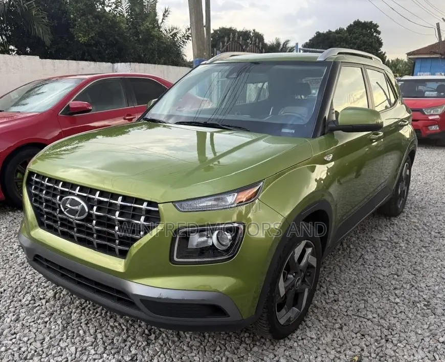 Hyundai Venue 2021 Green