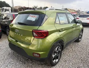 Hyundai Venue 2021 Green
