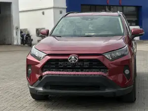Toyota RAV4 XLE Premium AWD 2019 Red